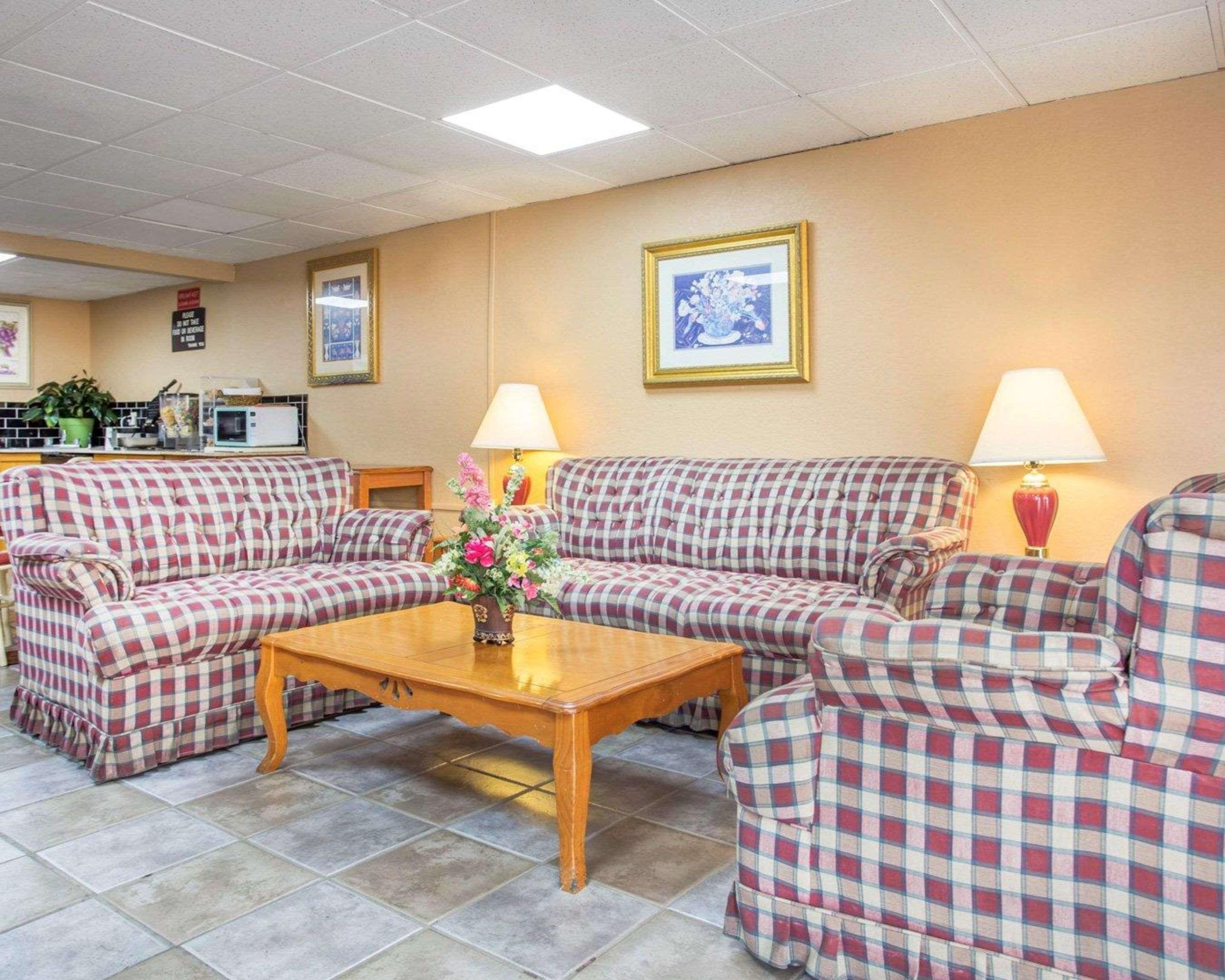Rodeway Inn Stone Mountain Такер Экстерьер фото