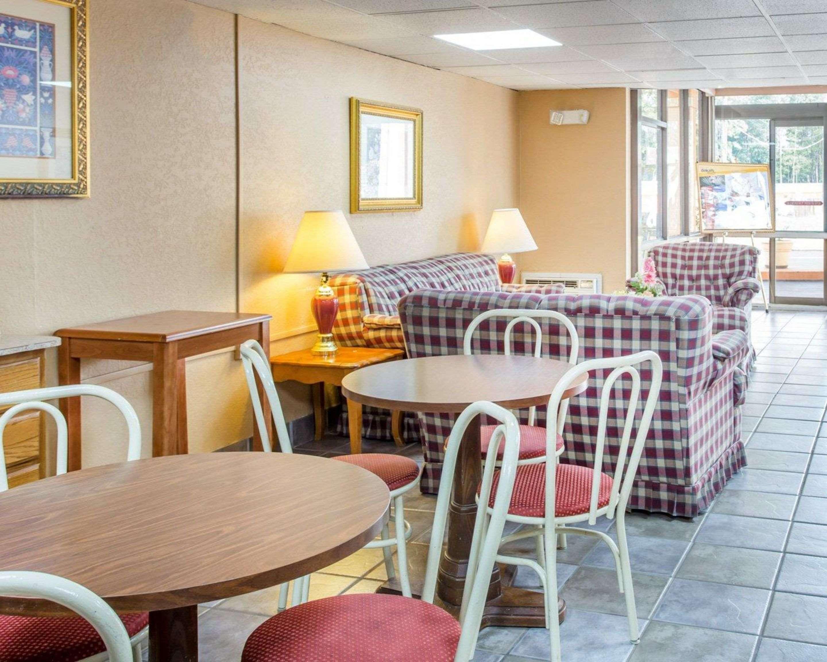 Rodeway Inn Stone Mountain Такер Экстерьер фото