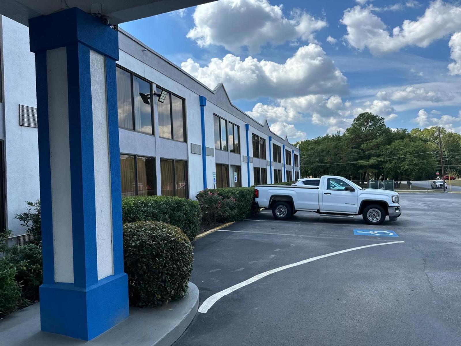 Rodeway Inn Stone Mountain Такер Экстерьер фото